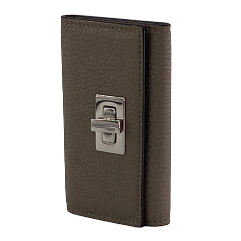 【中古】 Fendi フェンディ セレリア ピーカブー 6連キーケース 8AP159 レザー ベージュ 23026061 AS 【中古】 Fendi フェンディ セレリア ピーカブー 6連キーケース 8AP159 レザー ベージュ 23026061 AS