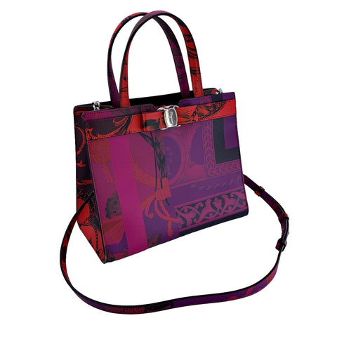 【中古】 Ferragamo フェラガモ ヴァラ・リボン トートバッグ ダイドヘリテージ 210492 750956 ストラップ ショルダー レディース 22042895 AO 【中古】 Ferragamo フェラガモ ヴァラ・リボン トートバッグ ダイドヘリテージ 210492 750956 ストラップ ショルダー レディース 22042895 AO