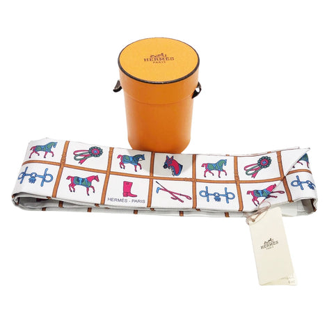 【中古】 HERMES エルメス レディーススカーフ ツイリー Couvertures et Tenues de Jour 23002447 YM 【中古】 HERMES エルメス レディーススカーフ ツイリー Couvertures et Tenues de Jour 23002447 YM