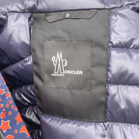 【中古】 MONCLER モンクレール RHINE コート・ジャケット E20974187585 539RH ダウンジャケット アウター スター 星柄 ナイロン 衣類 メンズ 23002805 AO 【中古】 MONCLER モンクレール RHINE コート・ジャケット E20974187585 539RH ダウンジャケット アウター スター 星柄 ナイロン 衣類 メンズ 23002805 AO