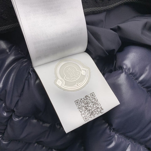 【中古】 MONCLER モンクレール RHINE コート・ジャケット E20974187585 539RH ダウンジャケット アウター スター 星柄 ナイロン 衣類 メンズ 23002805 AO 【中古】 MONCLER モンクレール RHINE コート・ジャケット E20974187585 539RH ダウンジャケット アウター スター 星柄 ナイロン 衣類 メンズ 23002805 AO
