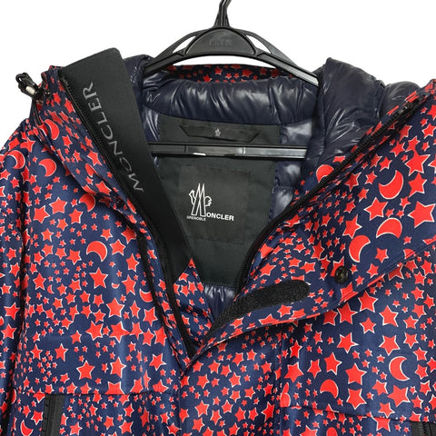 【中古】 MONCLER モンクレール RHINE コート・ジャケット E20974187585 539RH ダウンジャケット アウター スター 星柄 ナイロン 衣類 メンズ 23002805 AO 【中古】 MONCLER モンクレール RHINE コート・ジャケット E20974187585 539RH ダウンジャケット アウター スター 星柄 ナイロン 衣類 メンズ 23002805 AO