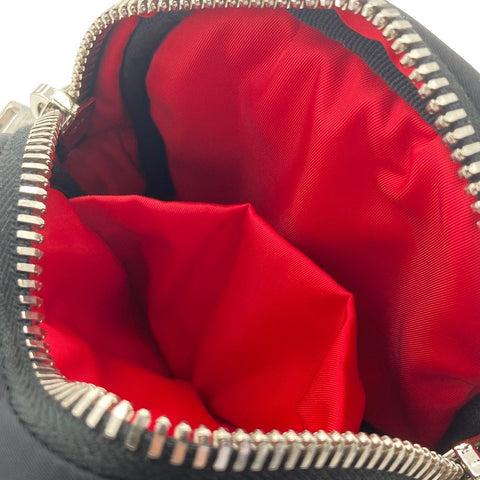 【中古】 PRADA プラダ リストレッド 化粧ポーチ 1NE026 ナイロン レディース 黒 ストラップ付 ミニバッグ 23019912 AS 【中古】 PRADA プラダ リストレッド 化粧ポーチ 1NE026 ナイロン レディース 黒 ストラップ付 ミニバッグ 23019912 AS