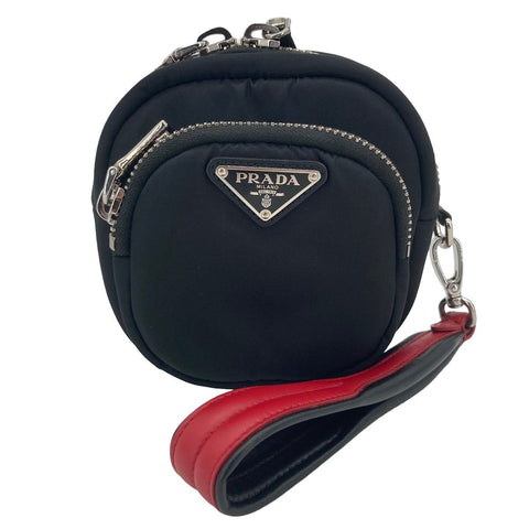 【中古】 PRADA プラダ リストレッド 化粧ポーチ 1NE026 ナイロン レディース 黒 ストラップ付 ミニバッグ 23019912 AS 【中古】 PRADA プラダ リストレッド 化粧ポーチ 1NE026 ナイロン レディース 黒 ストラップ付 ミニバッグ 23019912 AS