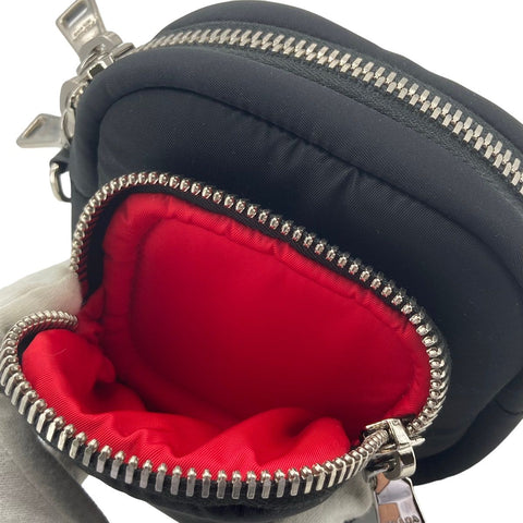 【中古】 PRADA プラダ リストレッド 化粧ポーチ 1NE026 ナイロン レディース 黒 ストラップ付 ミニバッグ 23019912 AS 【中古】 PRADA プラダ リストレッド 化粧ポーチ 1NE026 ナイロン レディース 黒 ストラップ付 ミニバッグ 23019912 AS