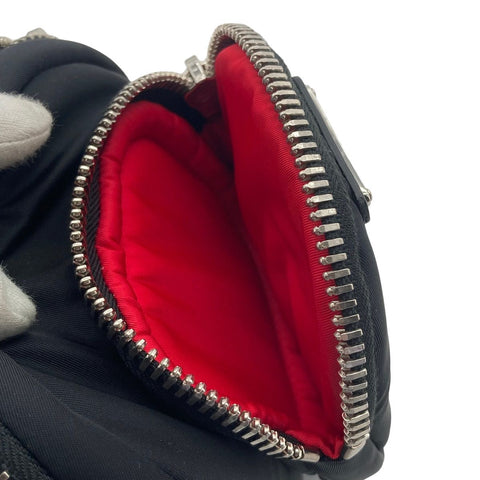 【中古】 PRADA プラダ リストレッド 化粧ポーチ 1NE026 ナイロン レディース 黒 ストラップ付 ミニバッグ 23019912 AS 【中古】 PRADA プラダ リストレッド 化粧ポーチ 1NE026 ナイロン レディース 黒 ストラップ付 ミニバッグ 23019912 AS