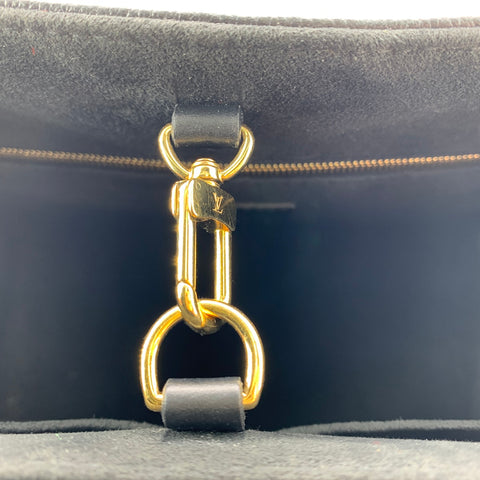 【中古】 LOUIS VUITTON ルイ・ヴィトン オンザゴーPM M45653 ハンドバッグ ショルダーバッグ アンプラント ノワール 23033350 RD 【中古】 LOUIS VUITTON ルイ・ヴィトン オンザゴーPM M45653 ハンドバッグ ショルダーバッグ アンプラント ノワール 23033350 RD