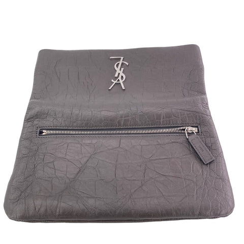 【中古】 Saint Laurent サンローラン クロスエンボス クラッチバッグ 601313 セカンドバッグ 2つ折り メンズ レザー 鞄 23040937 AS 【中古】 Saint Laurent サンローラン クロスエンボス クラッチバッグ 601313 セカンドバッグ 2つ折り メンズ レザー 鞄 23040937 AS