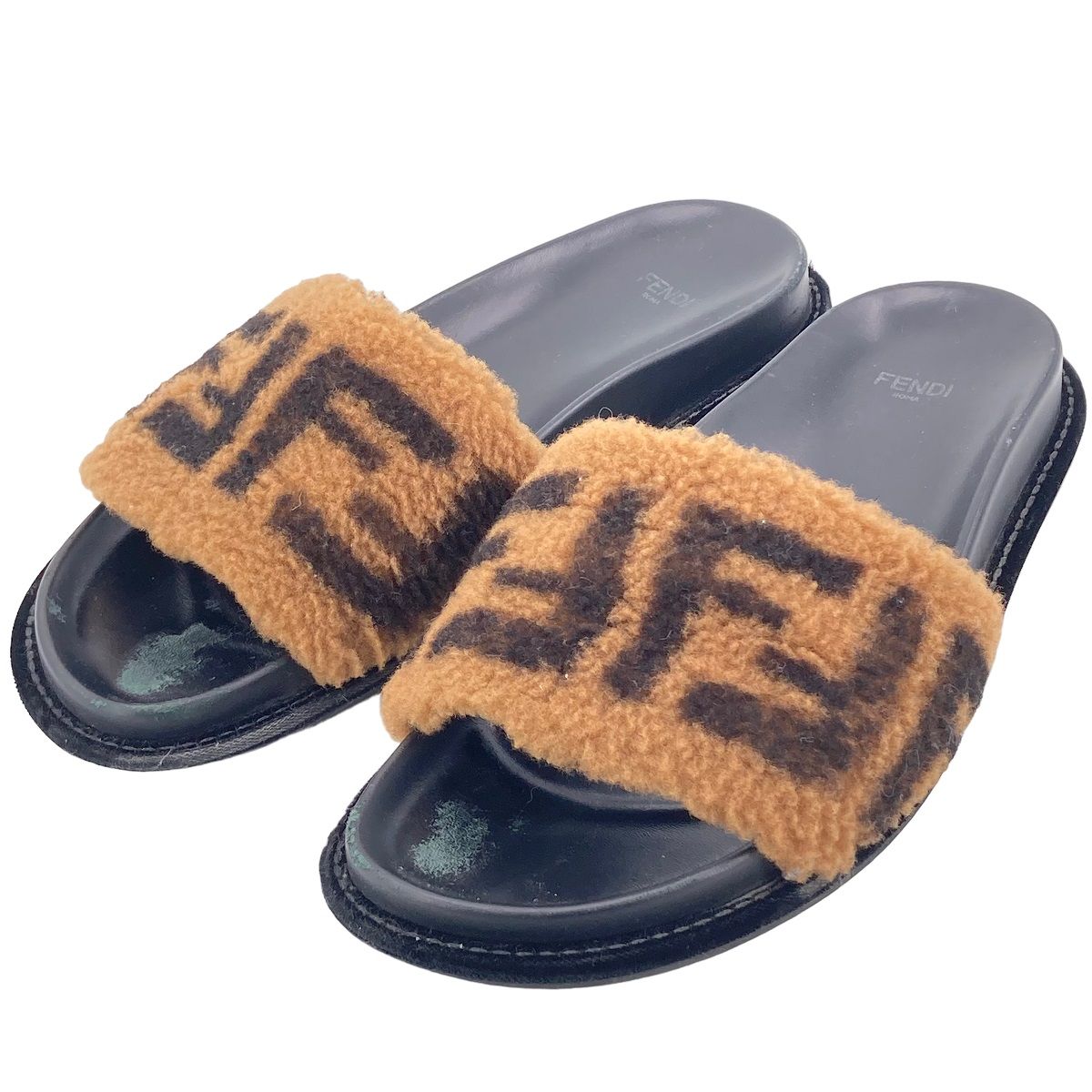 【中古】 Fendi フェンディ ズッカ  ボアサンダル メンズ サイズ40 靴 履き物 スリッパ 23039464 AS