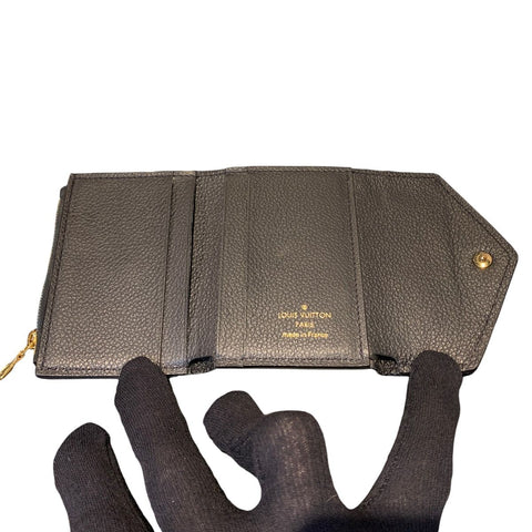【中古】 LOUIS VUITTON ルイ・ヴィトン ポルトフォイユ・ヴィクトリーヌ M64060 モノグラム・アンプラント ブラック レディース財布 20026713 RD