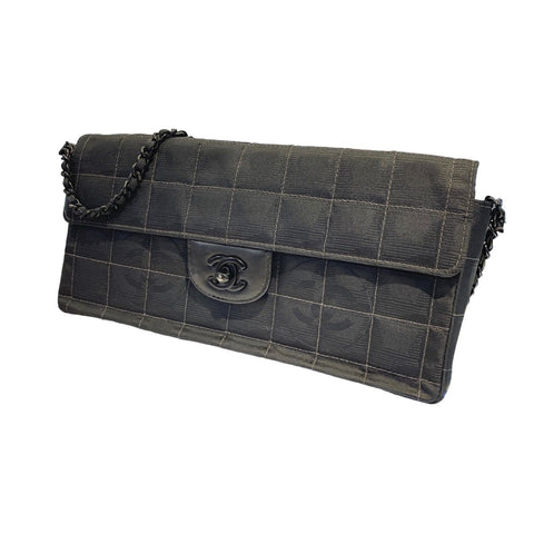 【中古】 CHANEL シャネル  ショルダーバッグ ニュートラベル  チョコバー チェーンショルダー ナイロン 22009962 AK