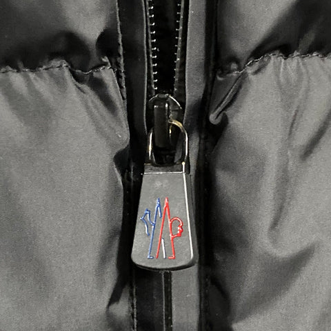 【中古】 MONCLER モンクレール  コート・ジャケット   ISORNO イソルノ ダウンジヤケツト 1サイズ メンズ 22036166 AS