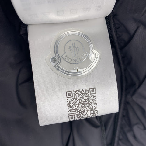 【中古】 MONCLER モンクレール モンジュネーブル ダウンジャケット サイズ5 H20911A53700 ブラック アウター ブルゾン 22043012 RS