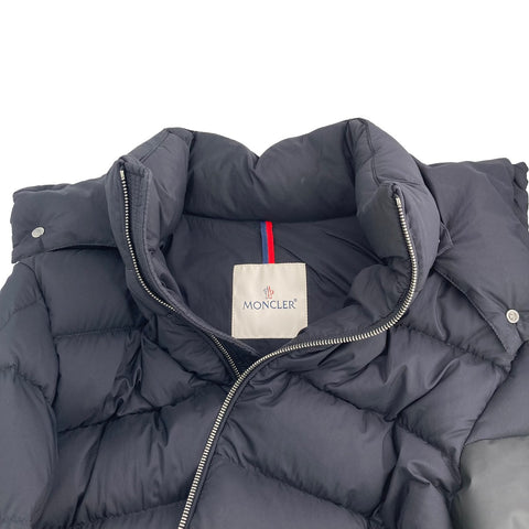 【中古】 MONCLER モンクレール  アラヴィス ダウンジャケット ブラック 2サイズ メンズ  F20911 22044362 AS