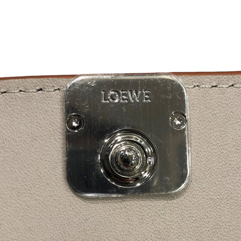 【中古】 LOEWE ロエベ  アナグラム カードホルダー ベージユ ライトゴースト SV金具 レザー カードケース  レディース 23007403 HO