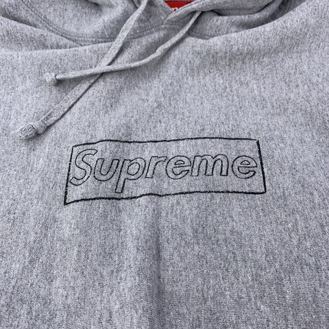 【中古】 SUPREME シュプリーム 21SS KAWS Chalk Logo Hooded Sweatshirt グレー Lサイズ ロゴ パーカー フーディ 23017070DS