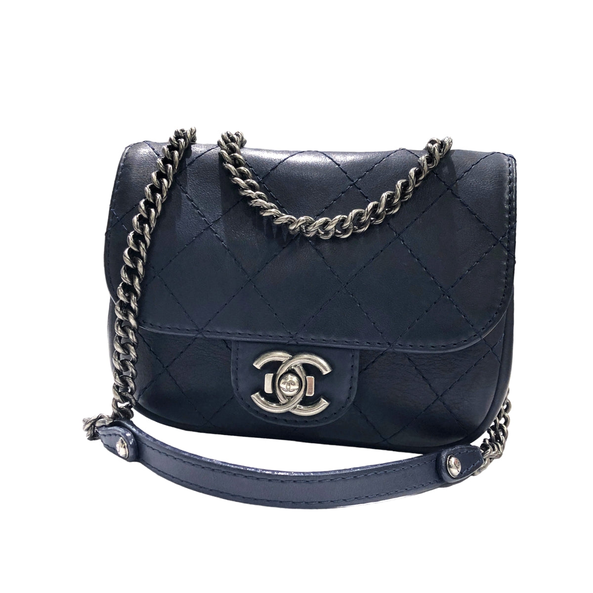 【中古】 CHANEL シャネル  マトラッセ  チェーンショルダーバッグ ネイビー ラムスキン SV金具 レディース23019146 HO