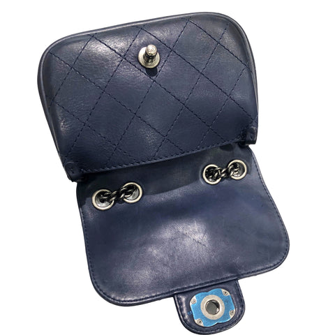 【中古】 CHANEL シャネル  マトラッセ  チェーンショルダーバッグ ネイビー ラムスキン SV金具 レディース23019146 HO