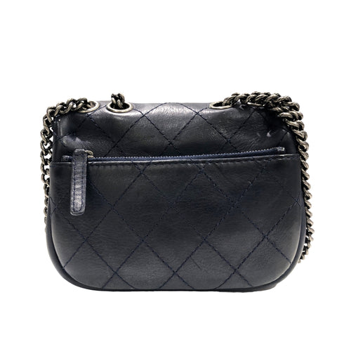 【中古】 CHANEL シャネル  マトラッセ  チェーンショルダーバッグ ネイビー ラムスキン SV金具 レディース23019146 HO