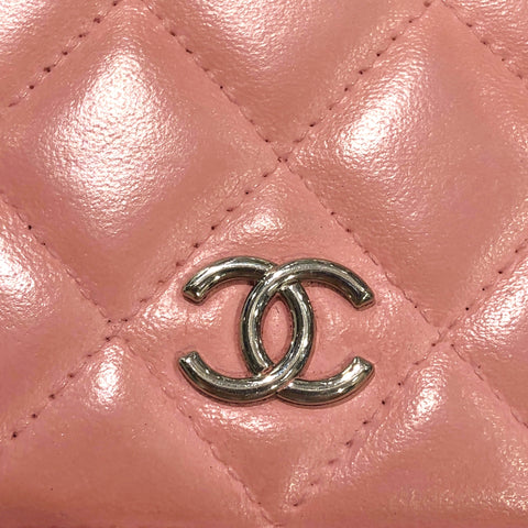 【中古】 CHANEL シャネル  マトラッセ ラムスキン 二つ折り財布 ピンク レディース長財布 SV金具 23027798 HO