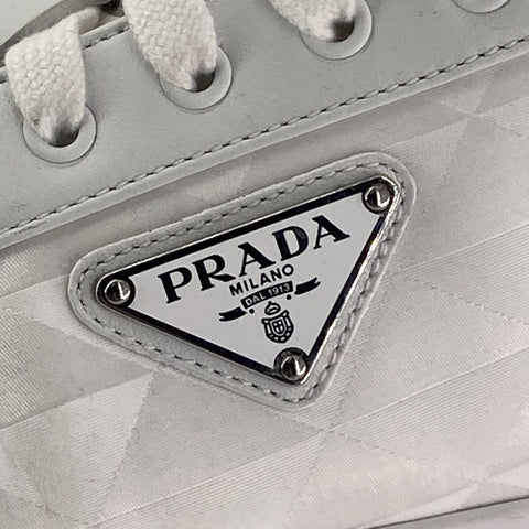 【中古】 PRADA プラダ ブラッシュドレザー スニーカー 2EE376_3F0E_F0009_F_G000 28.5cm メンズ ホワイト 靴 23035566 AS