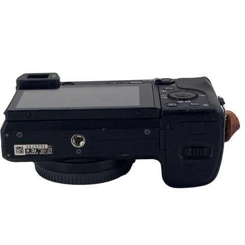 【中古】 SONY ソニー α6300 ILCE-6300 レンズキット 一眼レフカメラ ジャンク扱い 21038067 AS