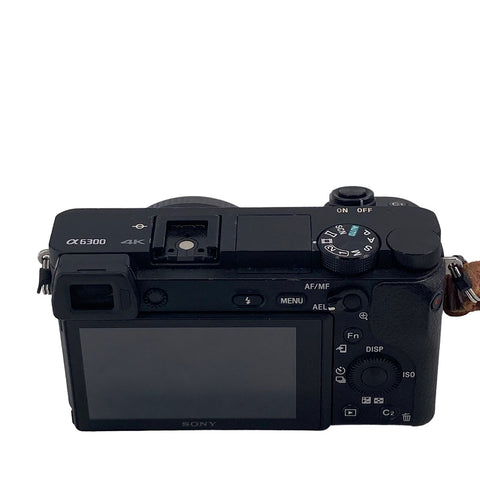 【中古】 SONY ソニー α6300 ILCE-6300 レンズキット 一眼レフカメラ ジャンク扱い 21038067 AS